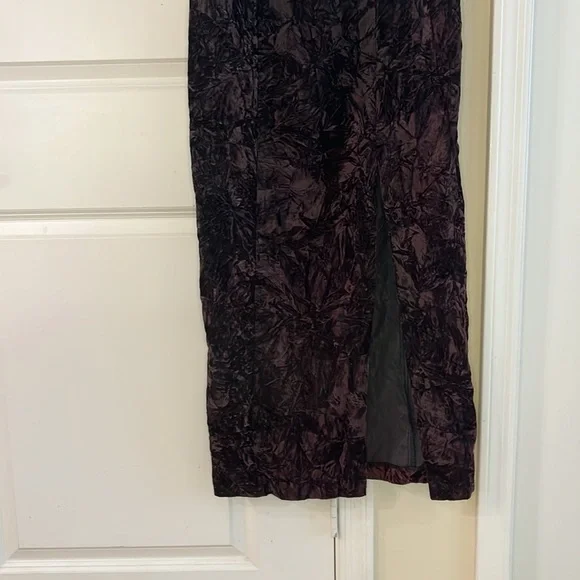 Vintage Crushed Velvet Burgundy Dress with Slit and buttons, Size: 6 - Picture 16 of 17